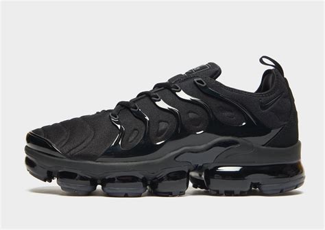 vapormax plus shoes.